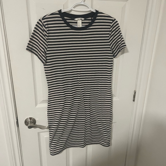H&M Stripped Jersey Tshirt Dress - Picture 2 of 4